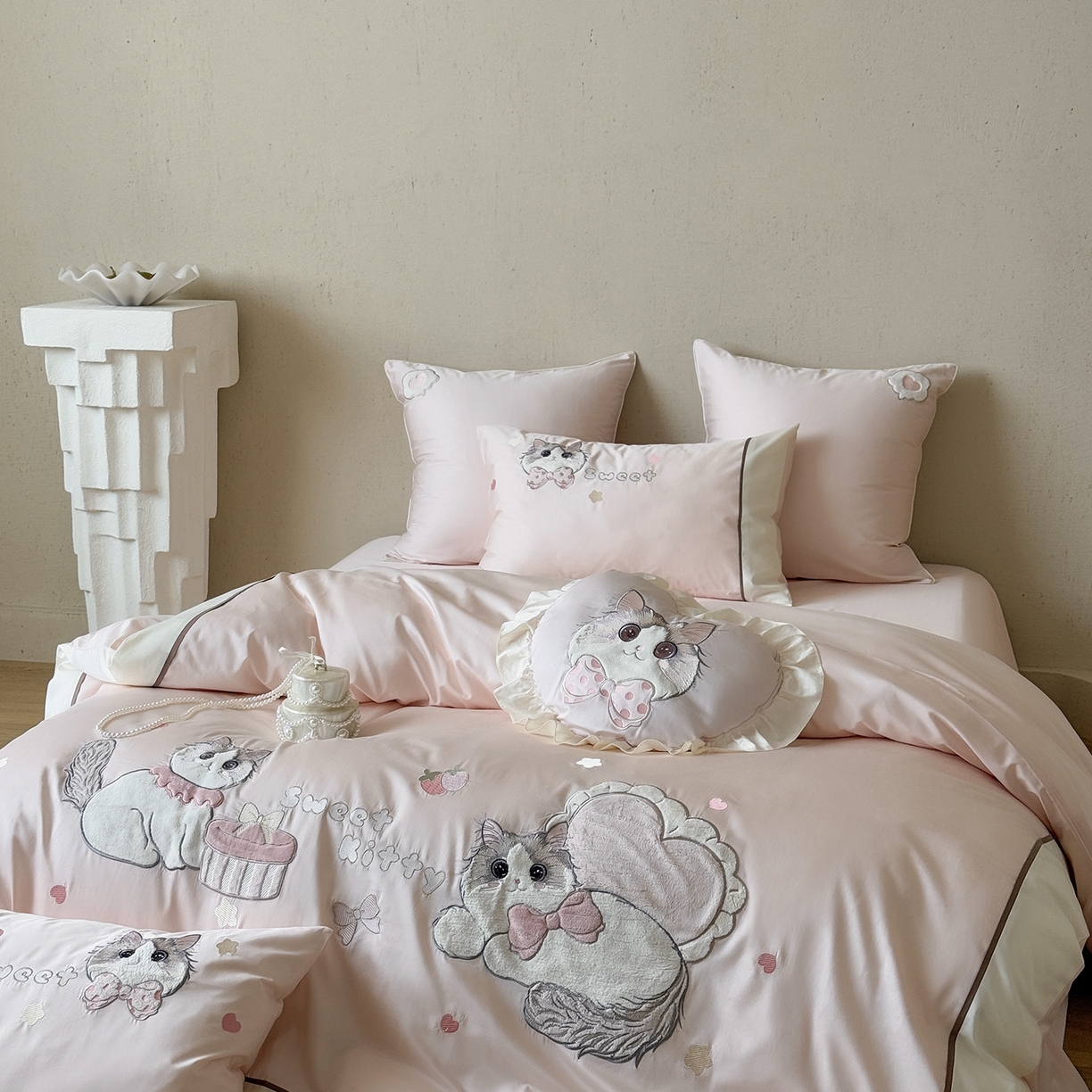 91家纺网 家纺一手货源 找家纺 佳汐蓝家纺 2025新款百支全棉长绒棉贡缎四件套-布偶猫 布偶猫 粉