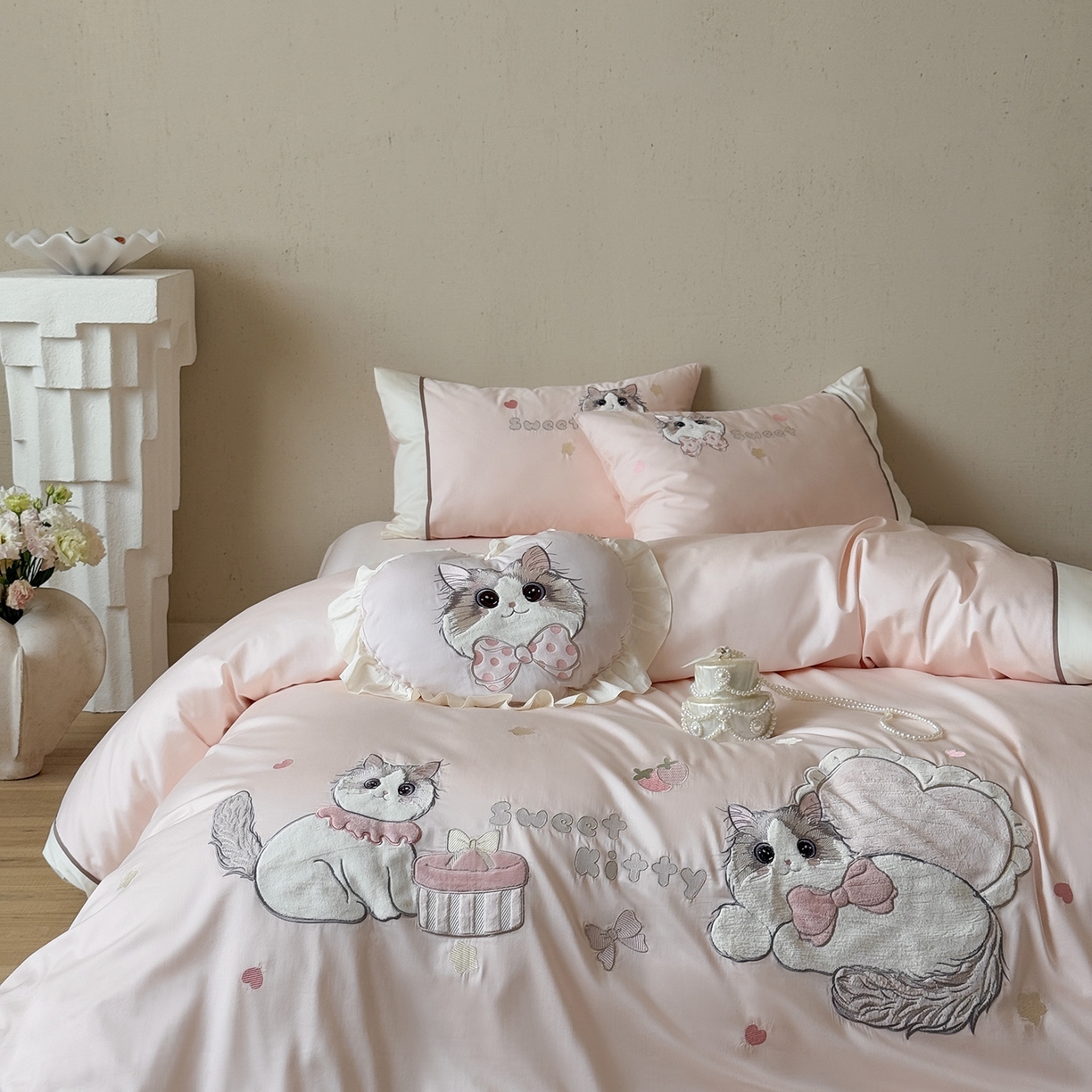 91家纺网 家纺一手货源 找家纺 佳汐蓝家纺 2025新款百支全棉长绒棉贡缎四件套-布偶猫 布偶猫 粉