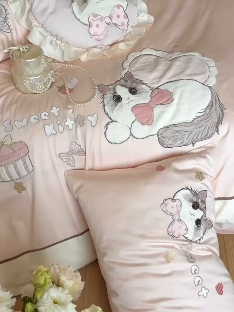 91家纺网 家纺一手货源 找家纺 佳汐蓝家纺 2025新款百支全棉长绒棉贡缎四件套-布偶猫 布偶猫 粉