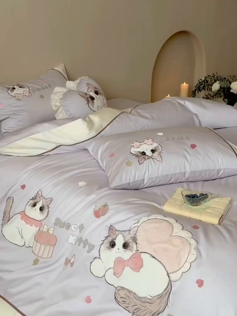 91家纺网 家纺一手货源 找家纺 佳汐蓝家纺 2025新款百支全棉长绒棉贡缎四件套-布偶猫 布偶猫 紫