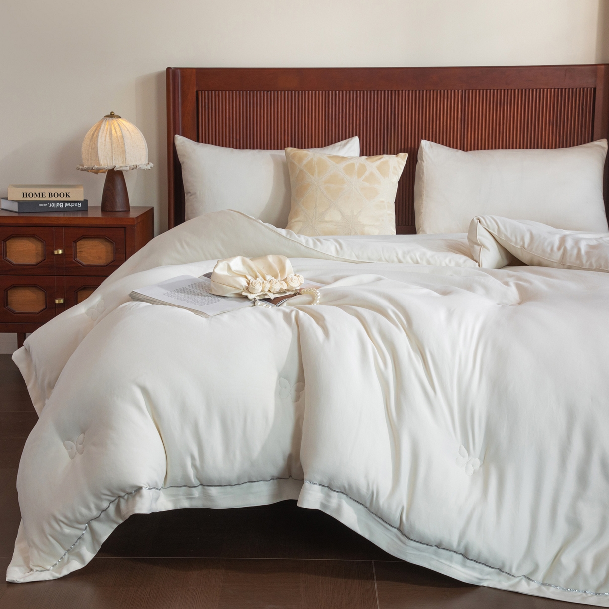 91家纺网 家纺一手货源 找家纺 大世界被王 2025新款蚕蛹蛋白冬被被子被芯 米蚕蛹蛋白