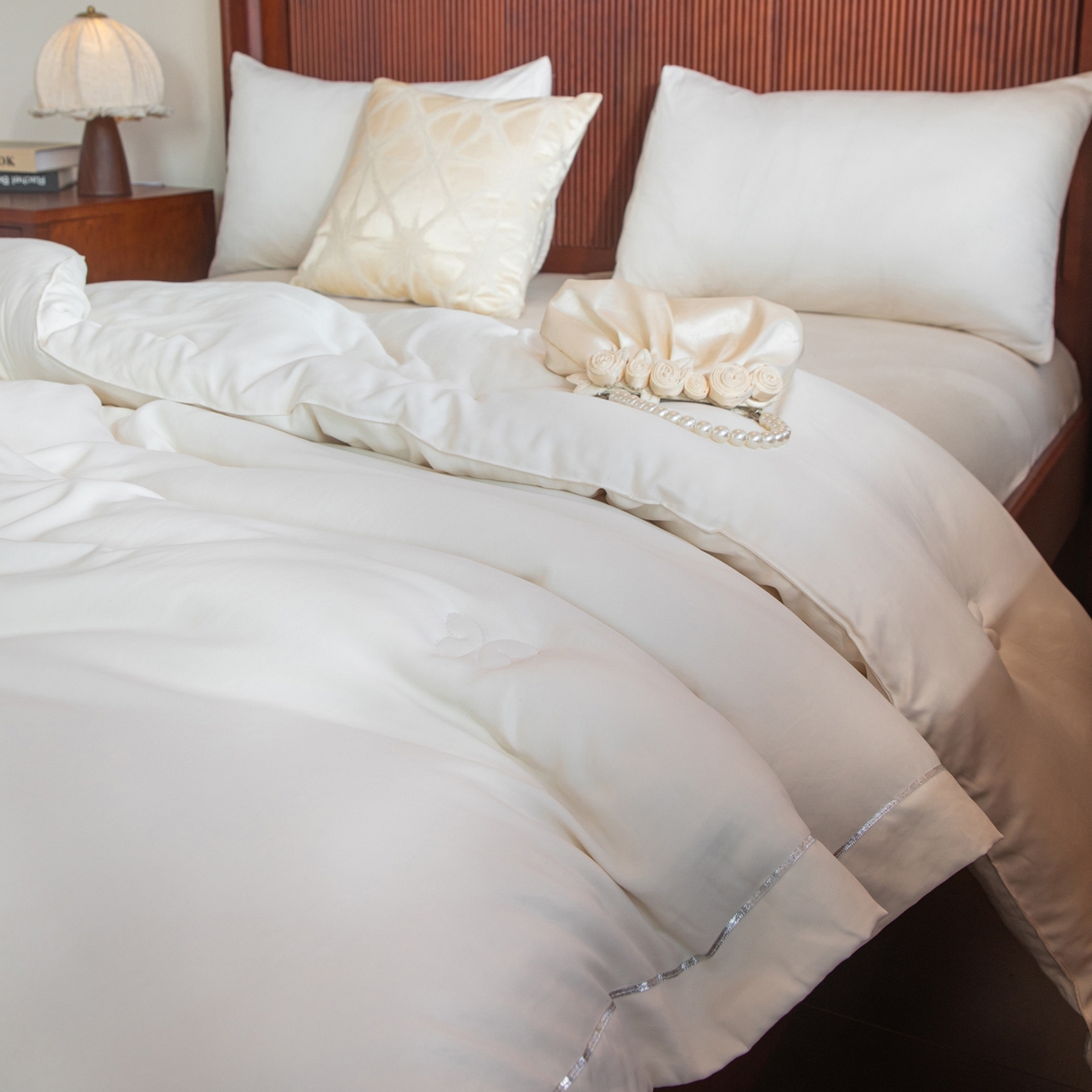 91家纺网 家纺一手货源 找家纺 大世界被王 2025新款蚕蛹蛋白冬被被子被芯 米蚕蛹蛋白