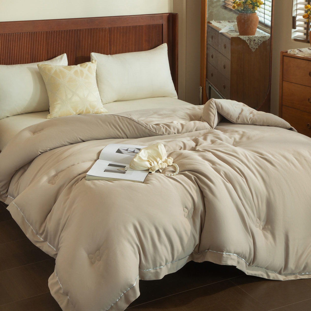 91家纺网 家纺一手货源 找家纺 大世界被王 2025新款蚕蛹蛋白冬被被子被芯 咖蚕蛹蛋白