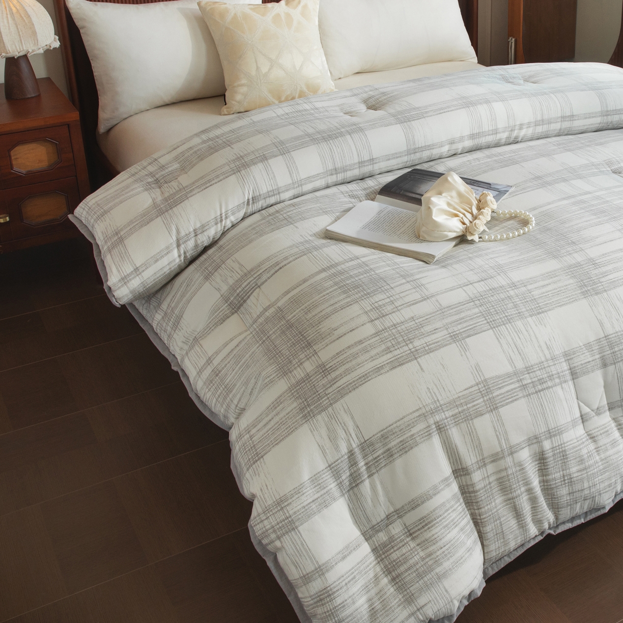 91家纺网 家纺一手货源 找家纺 大世界被王 2025新款加厚羊绒蛋白冬被被子被芯 灰色羊绒蛋白