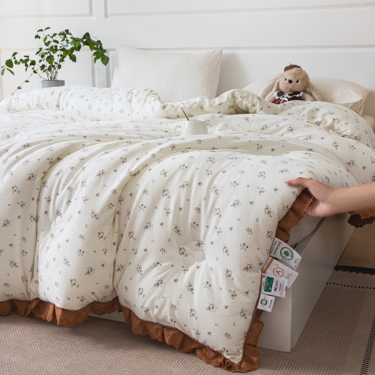 91家纺网 家纺一手货源 找家纺 大世界被王 2025新款糯糯棉韩系花边冬被被子被芯 秋意