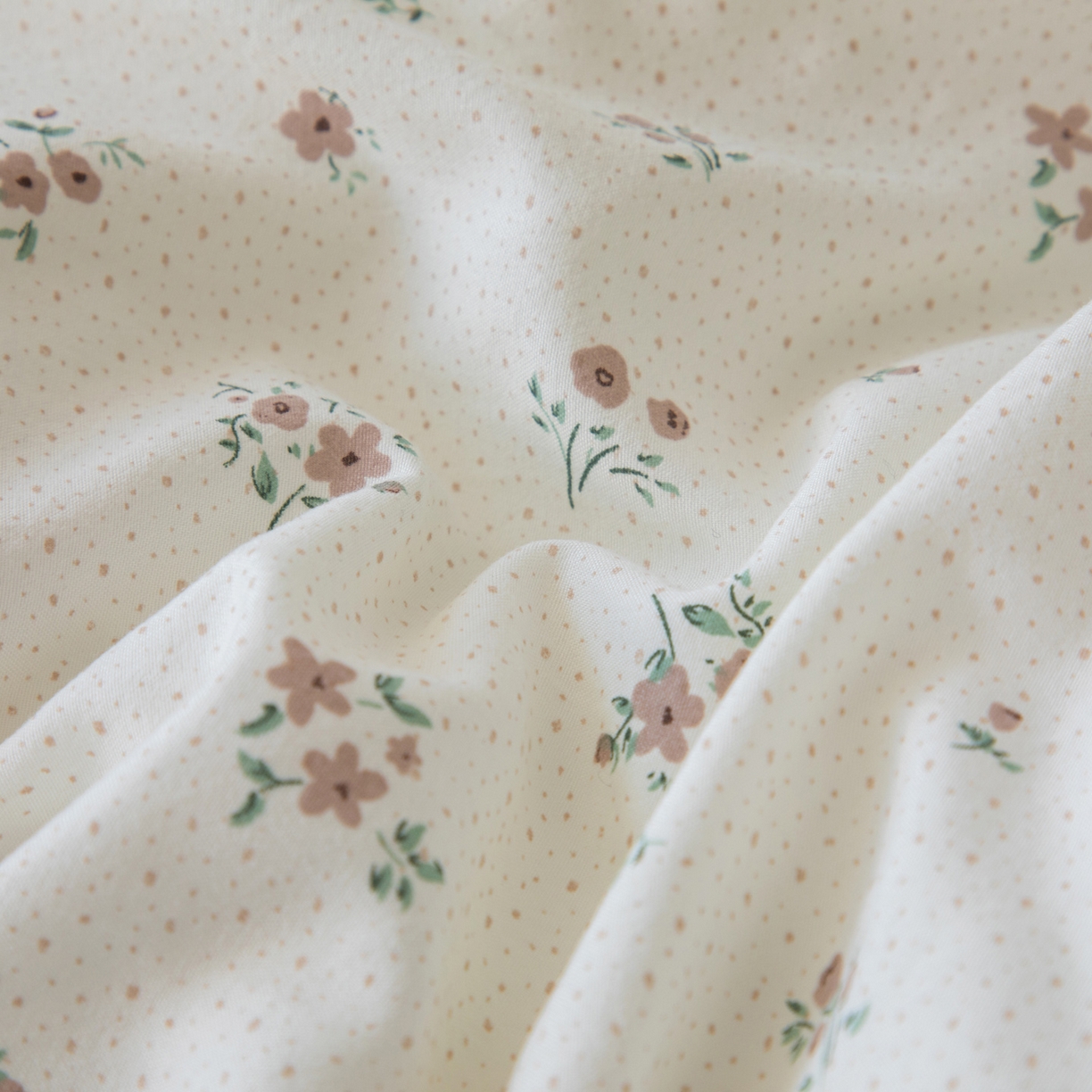 91家纺网 家纺一手货源 找家纺 大世界被王 2025新款糯糯棉韩系花边冬被被子被芯 秋意