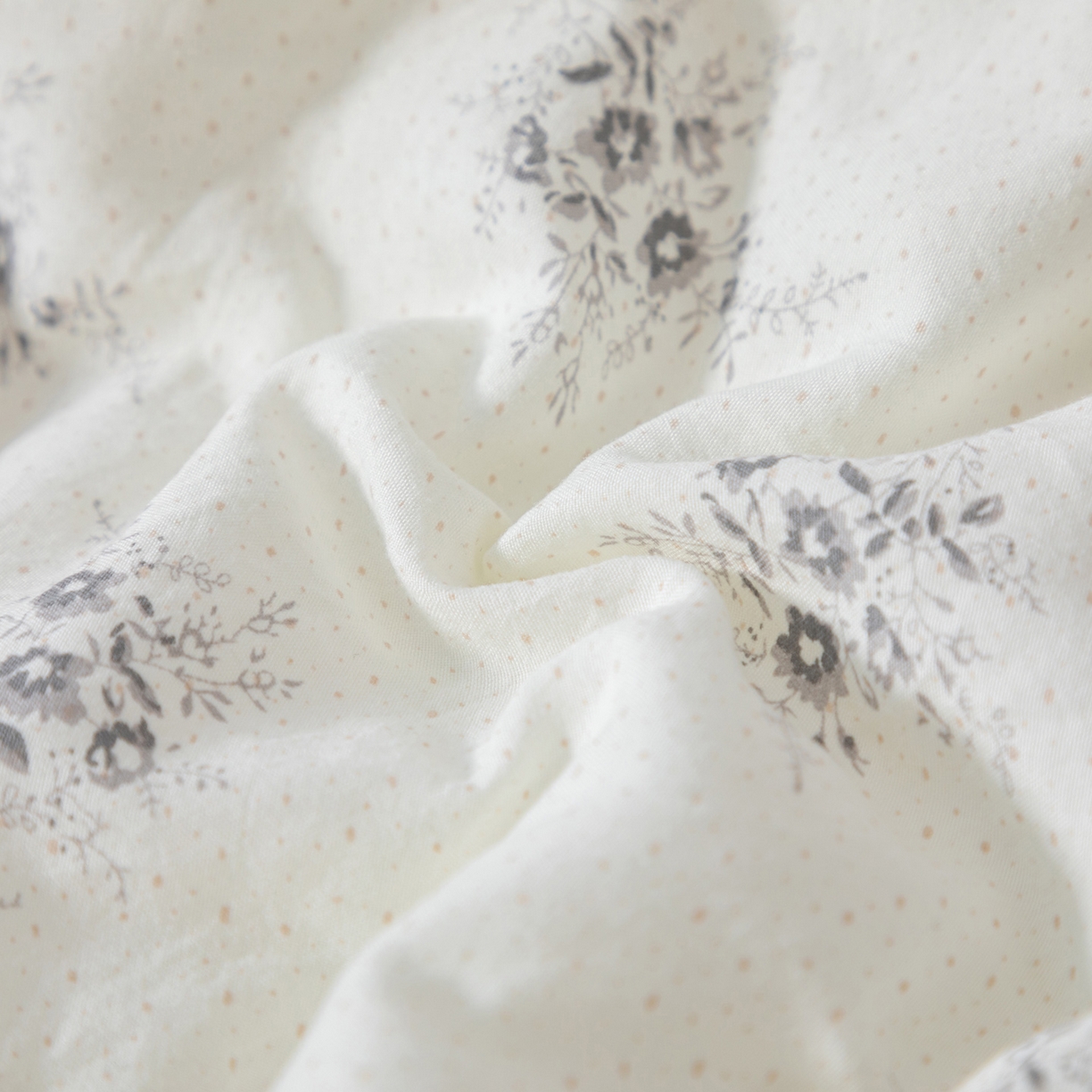 91家纺网 家纺一手货源 找家纺 （总）大世界被王 2025新款糯糯棉韩系花边冬被被子被芯