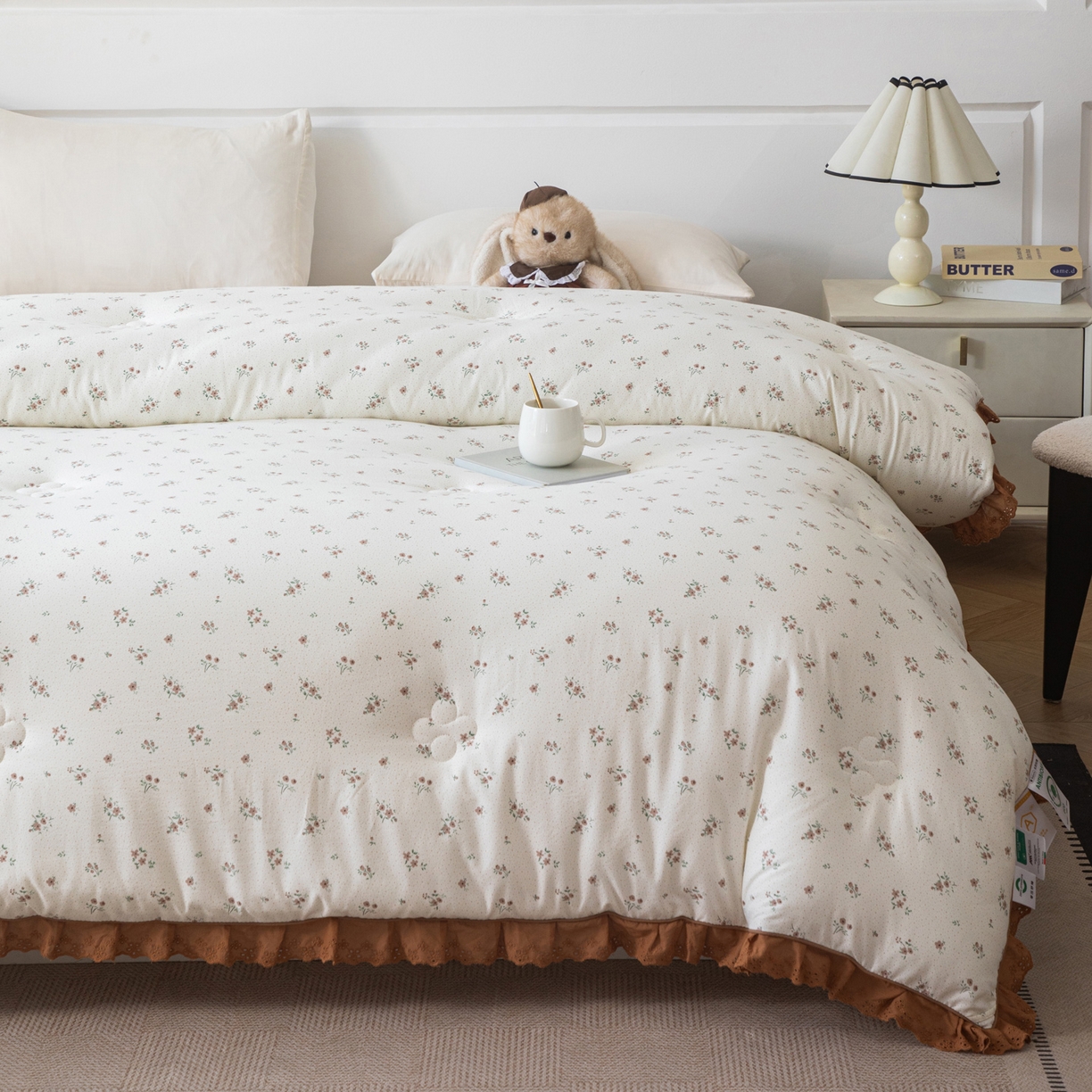 91家纺网 家纺一手货源 找家纺 大世界被王 2025新款糯糯棉韩系花边冬被被子被芯 秋意