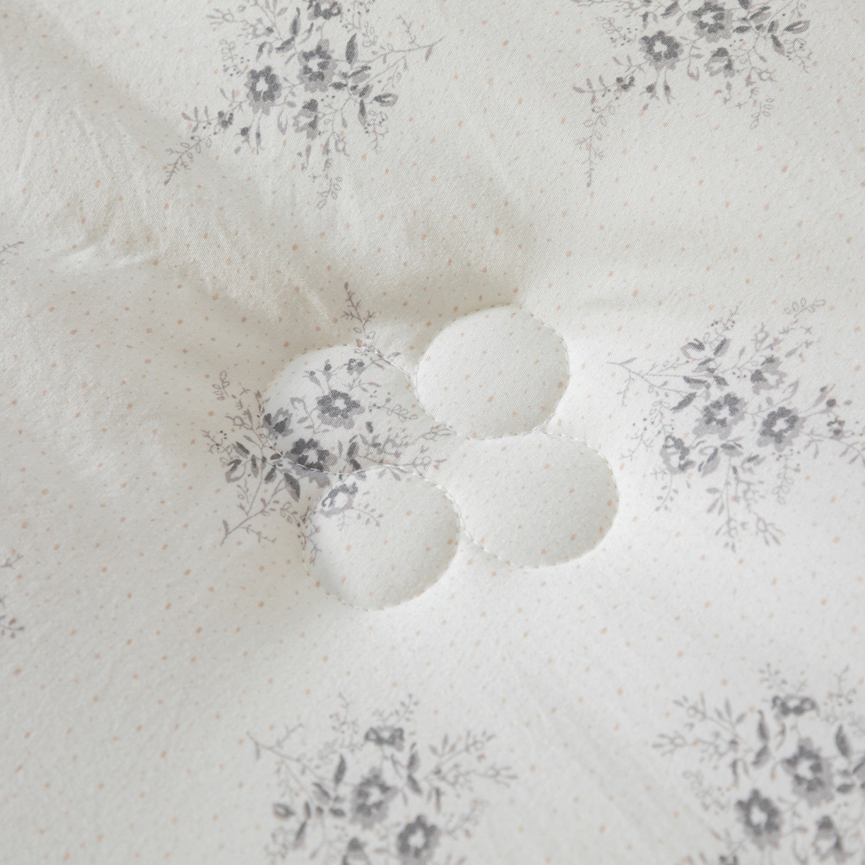 91家纺网 家纺一手货源 找家纺 大世界被王 2025新款糯糯棉韩系花边冬被被子被芯 木槿