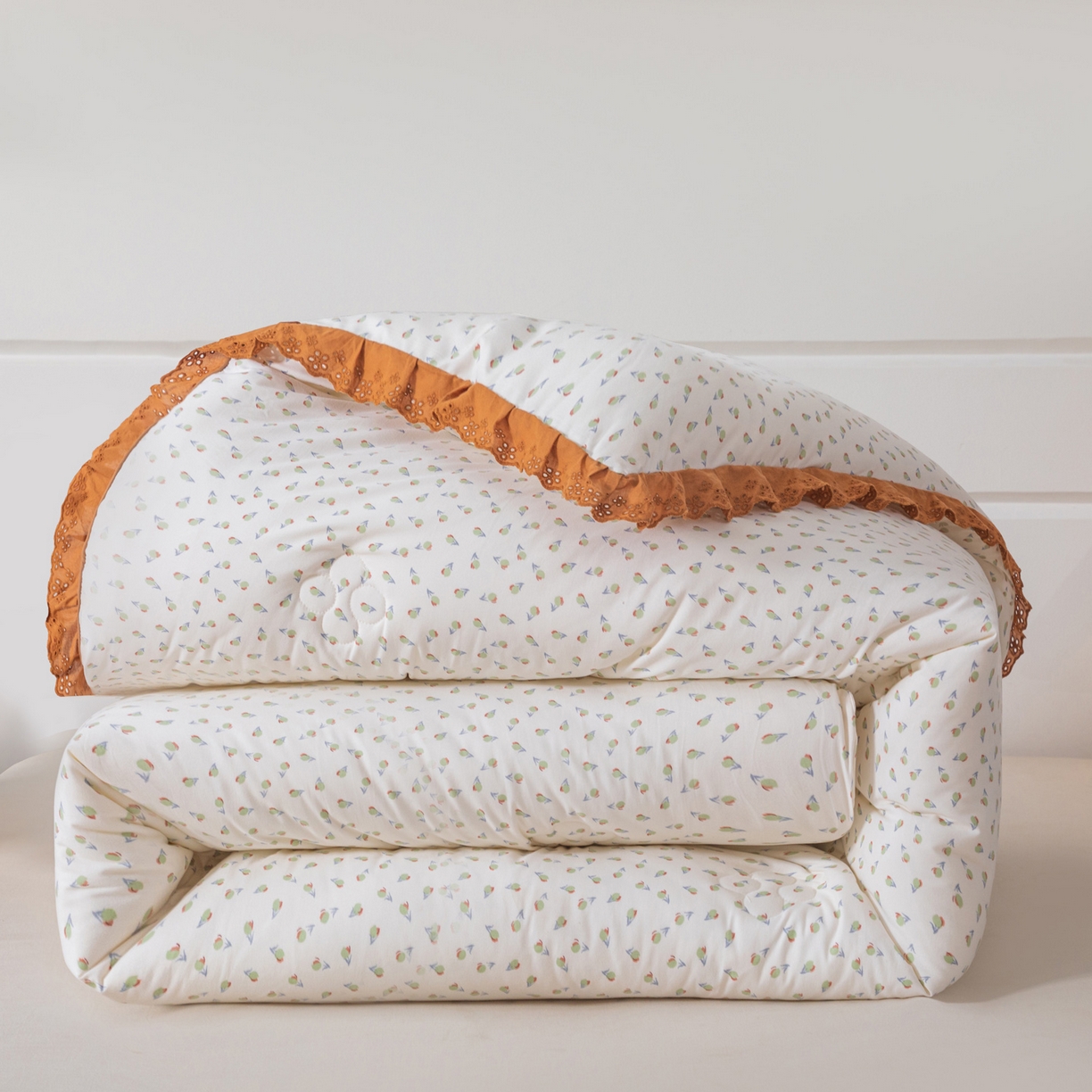 91家纺网 家纺一手货源 找家纺 大世界被王 2025新款糯糯棉韩系花边冬被被子被芯 小美好