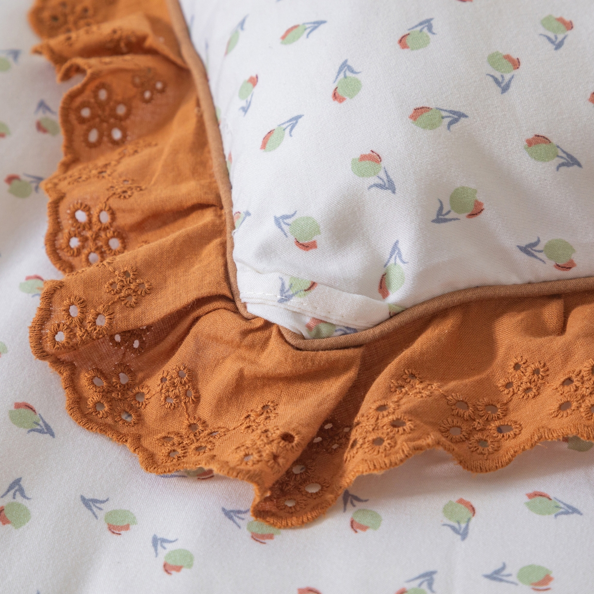 91家纺网 家纺一手货源 找家纺 大世界被王 2025新款糯糯棉韩系花边冬被被子被芯 小美好