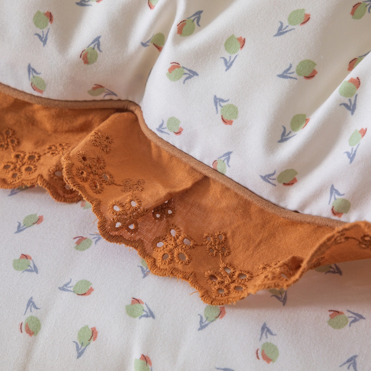 91家纺网 家纺一手货源 找家纺 大世界被王 2025新款糯糯棉韩系花边冬被被子被芯 小美好