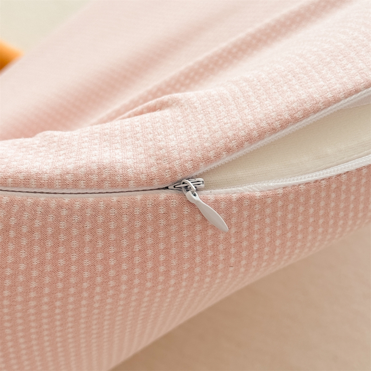 91家纺网 家纺一手货源 找家纺 （总）麦肯锡 2025新款长颈鹿面包儿童记忆枕 枕头枕芯