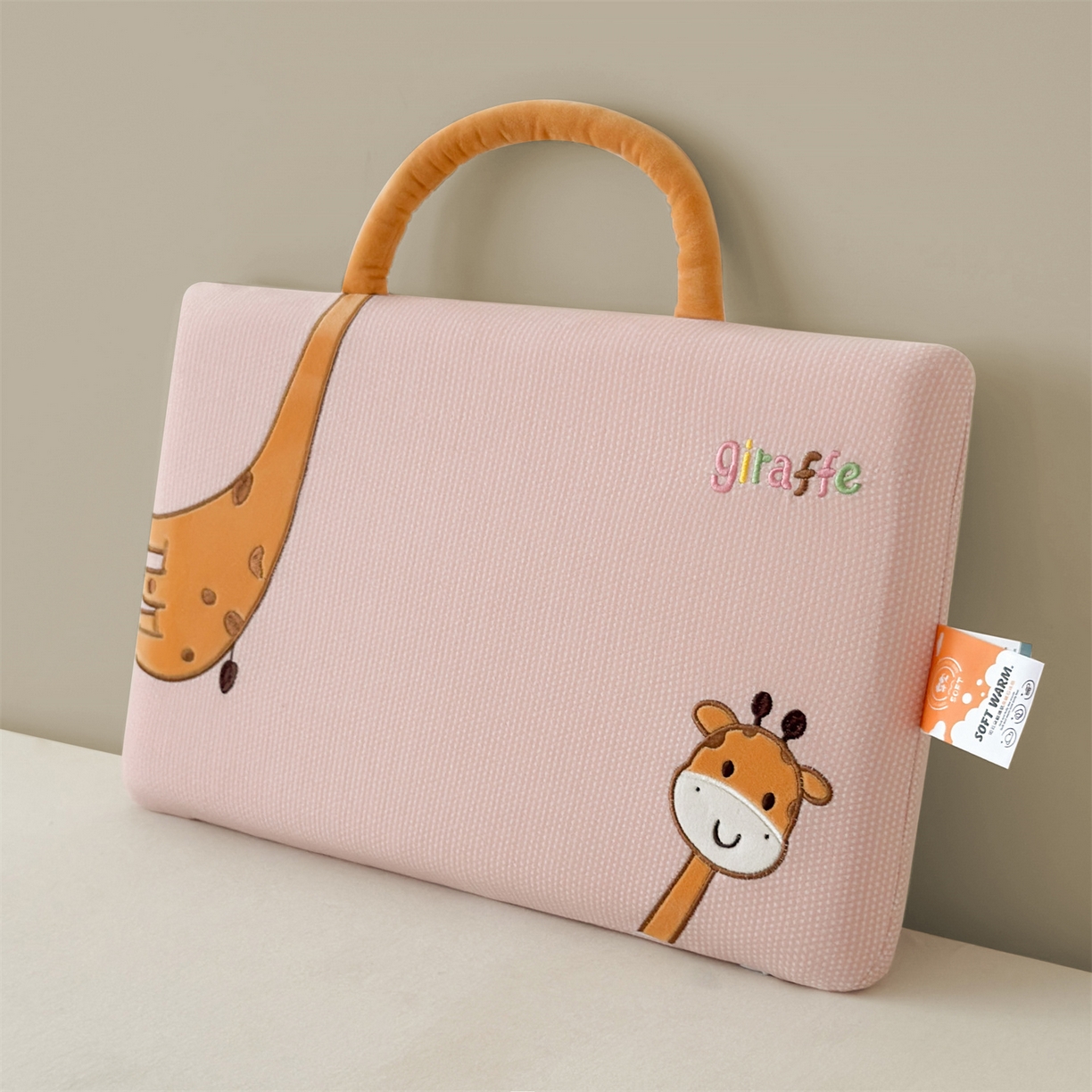 91家纺网 家纺一手货源 找家纺 （总）麦肯锡 2025新款长颈鹿面包儿童记忆枕 枕头枕芯