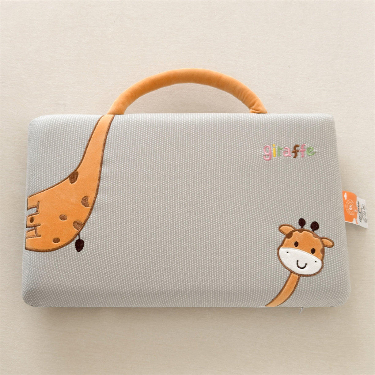 91家纺网 家纺一手货源 找家纺 麦肯锡 2025新款长颈鹿面包儿童记忆枕 枕头枕芯 灰色/对