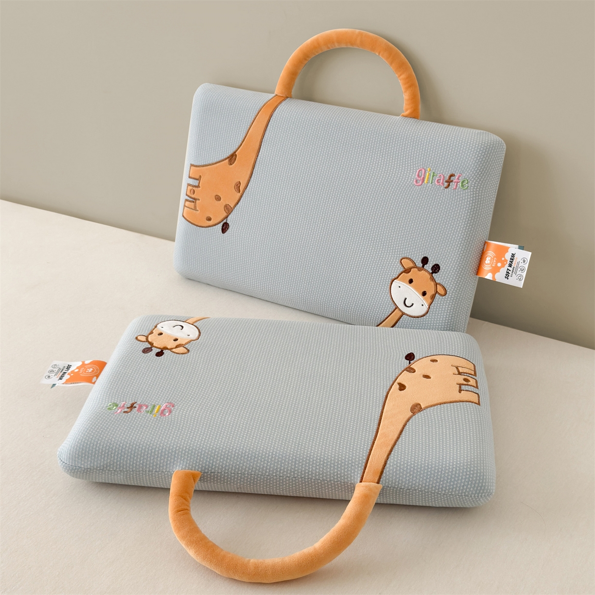 91家纺网 家纺一手货源 找家纺 麦肯锡 2025新款长颈鹿面包儿童记忆枕 枕头枕芯 蓝色/对