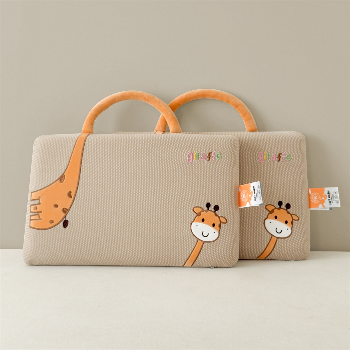 91家纺网 家纺一手货源 找家纺 麦肯锡 2025新款长颈鹿面包儿童记忆枕 枕头枕芯 咖色/只