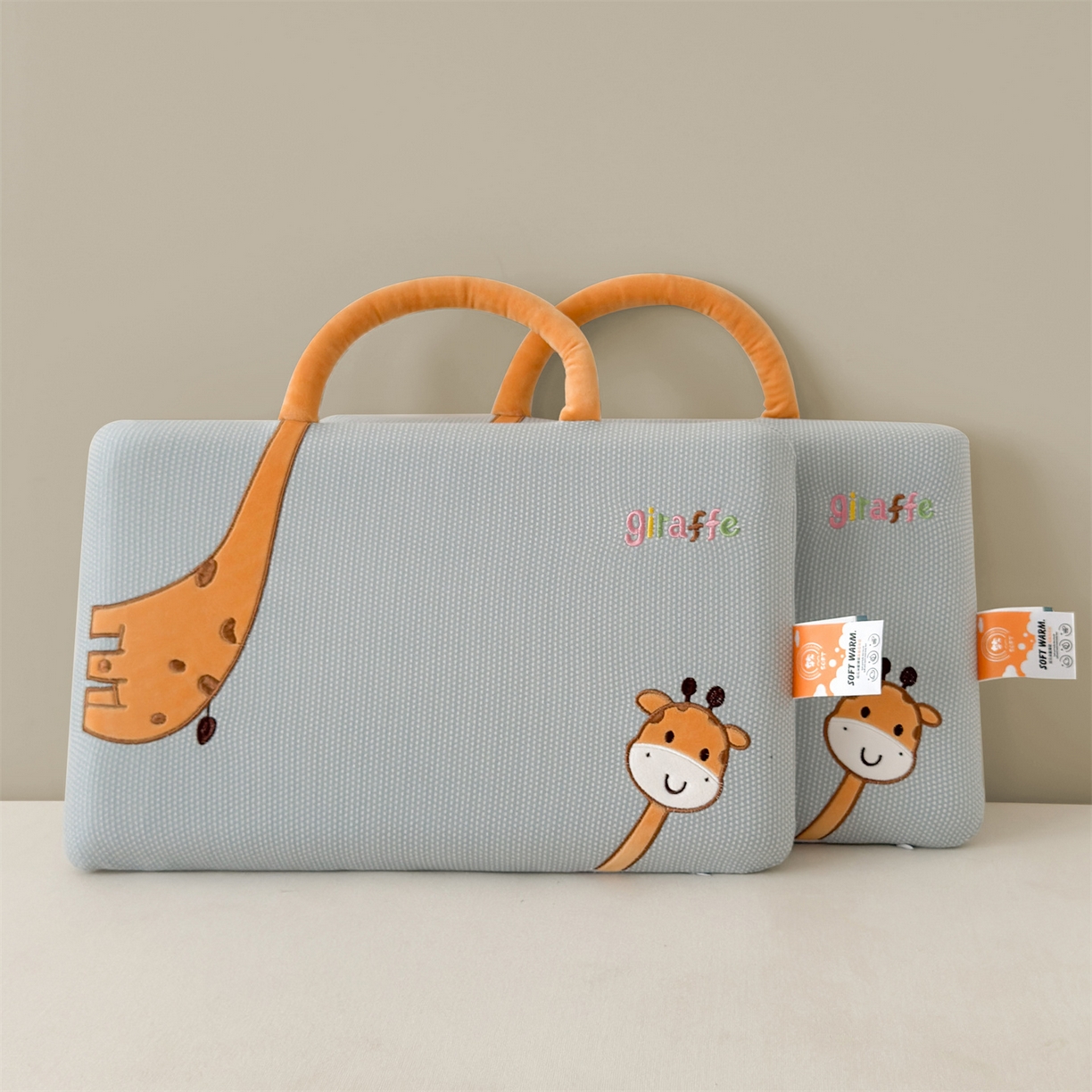 91家纺网 家纺一手货源 找家纺 麦肯锡 2025新款长颈鹿面包儿童记忆枕 枕头枕芯 蓝色/只