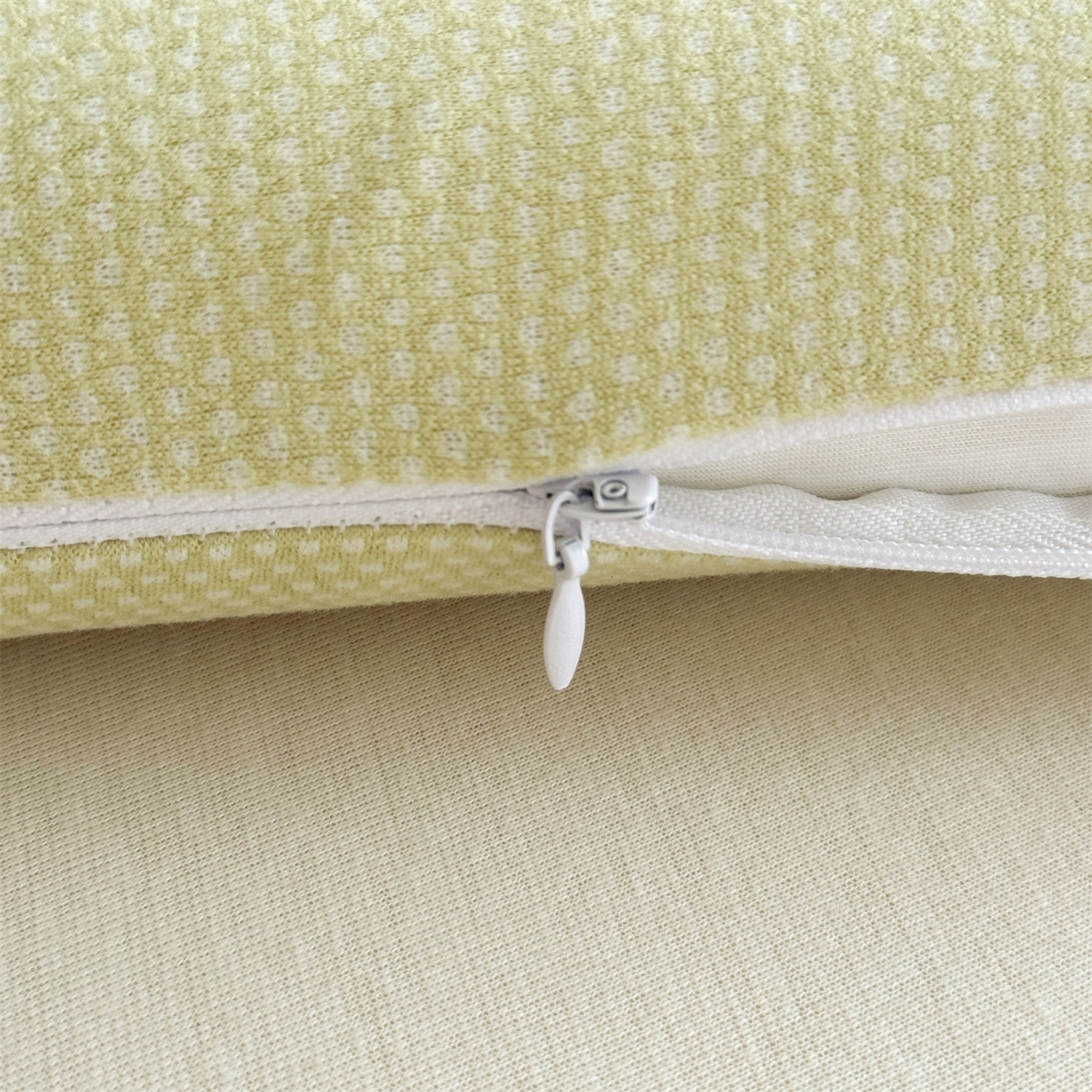 91家纺网 家纺一手货源 找家纺 麦肯锡 2025新款长颈鹿面包儿童记忆枕 枕头枕芯 绿色/只