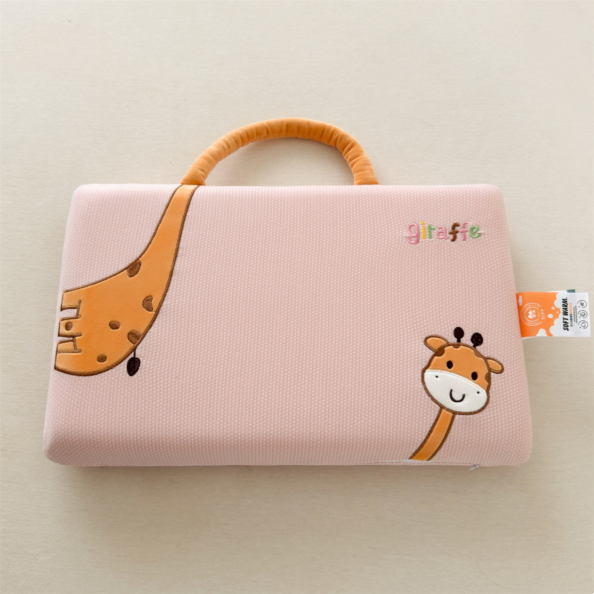 91家纺网 家纺一手货源 找家纺 麦肯锡 2025新款长颈鹿面包儿童记忆枕 枕头枕芯 粉色/只