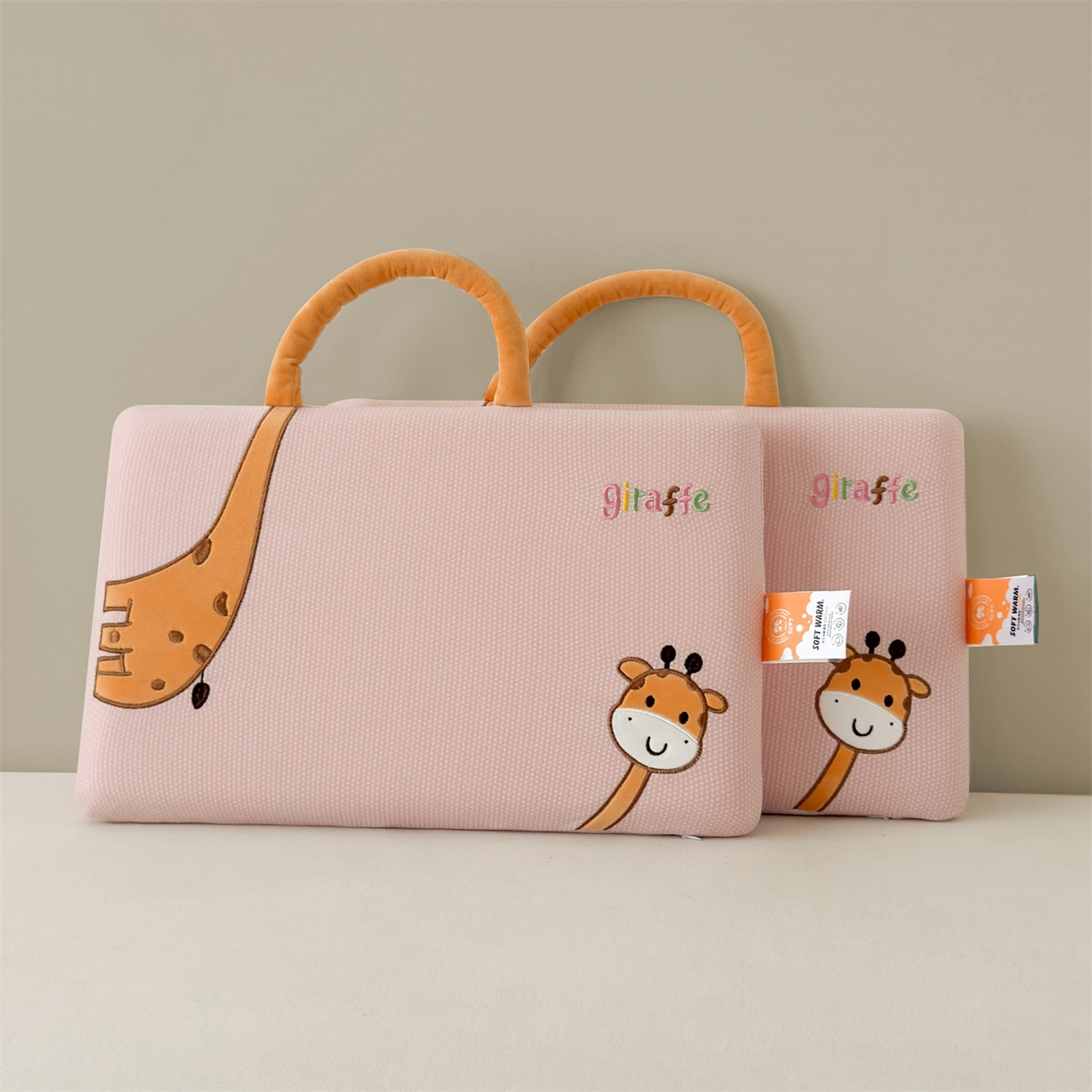 91家纺网 家纺一手货源 找家纺 麦肯锡 2025新款长颈鹿面包儿童记忆枕 枕头枕芯 粉色/对