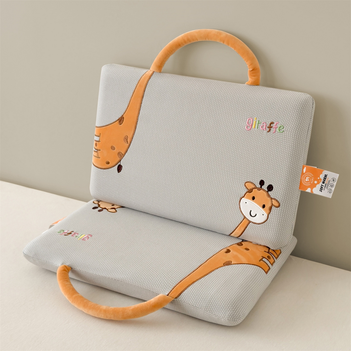 91家纺网 家纺一手货源 找家纺 麦肯锡 2025新款长颈鹿面包儿童记忆枕 枕头枕芯 灰色/只