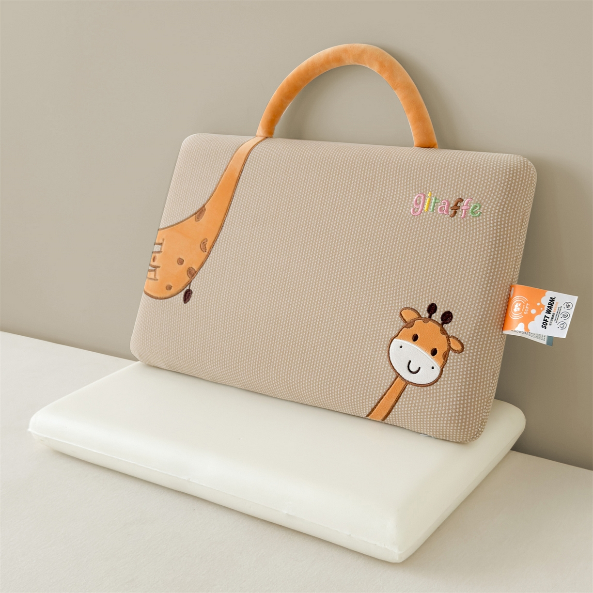 91家纺网 家纺一手货源 找家纺 麦肯锡 2025新款长颈鹿面包儿童记忆枕 枕头枕芯 咖色/对