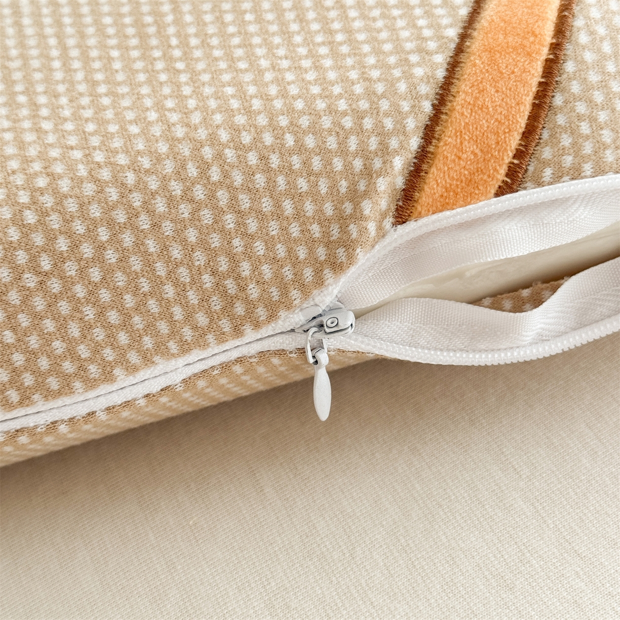 91家纺网 家纺一手货源 找家纺 麦肯锡 2025新款长颈鹿面包儿童记忆枕 枕头枕芯 咖色/对