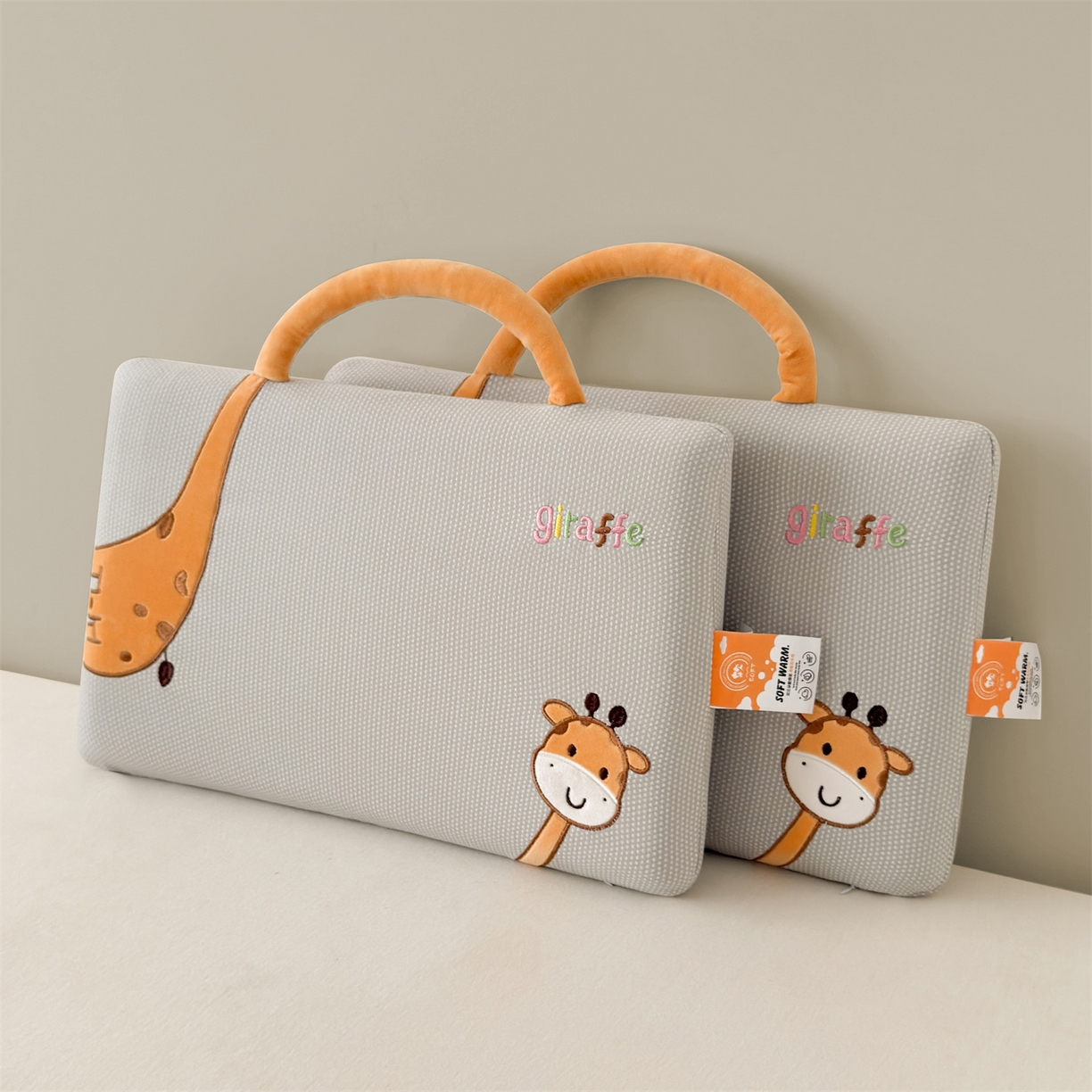 麦肯锡 2025新款长颈鹿面包儿童记忆枕 枕头枕芯 灰色/只