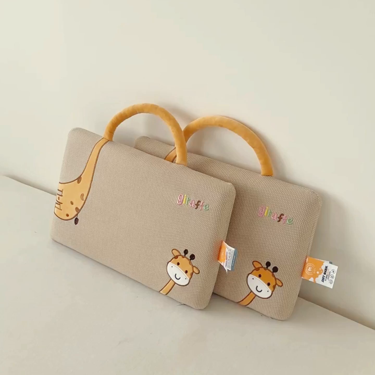 91家纺网 家纺一手货源 找家纺 麦肯锡 2025新款长颈鹿面包儿童记忆枕 枕头枕芯 咖色/只