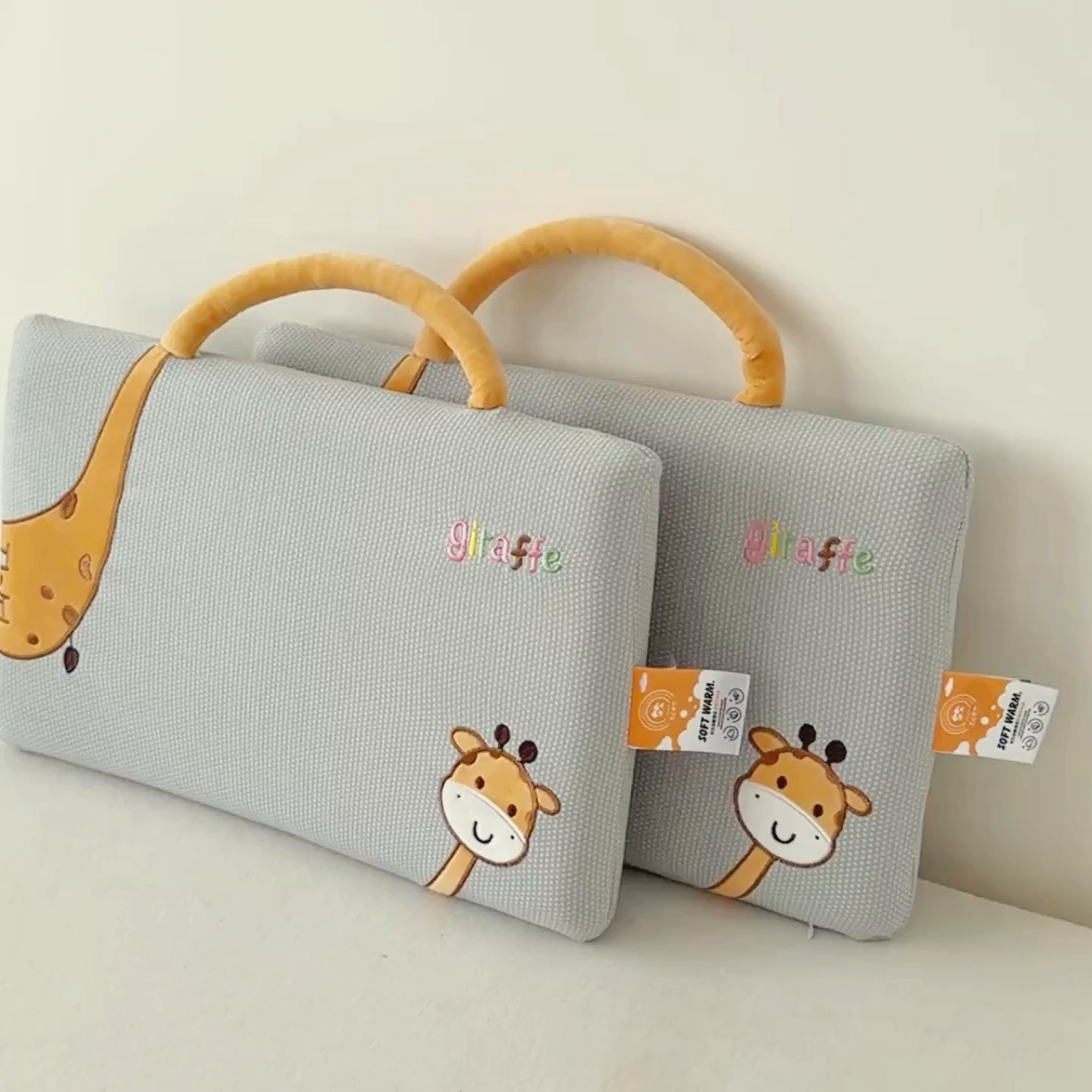 91家纺网 家纺一手货源 找家纺 麦肯锡 2025新款长颈鹿面包儿童记忆枕 枕头枕芯 灰色/对