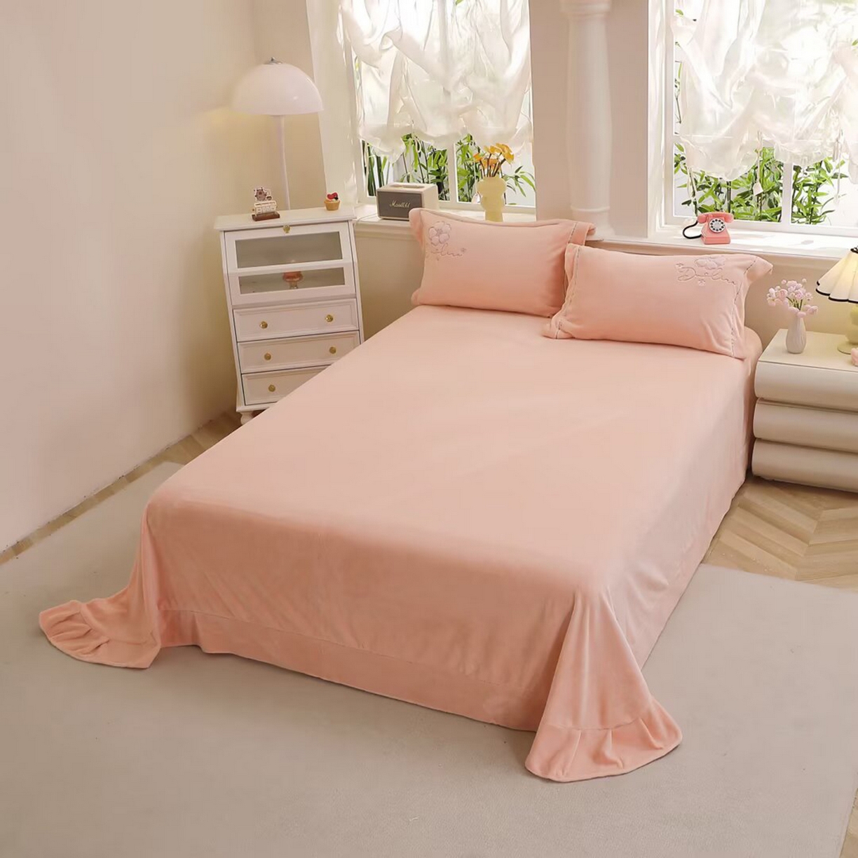 91家纺网 家纺一手货源 找家纺 棉生活家纺 2025新款高奢工艺260克A类牛奶绒兔毛贴布绣四件套-秀妍 秀妍-粉玉