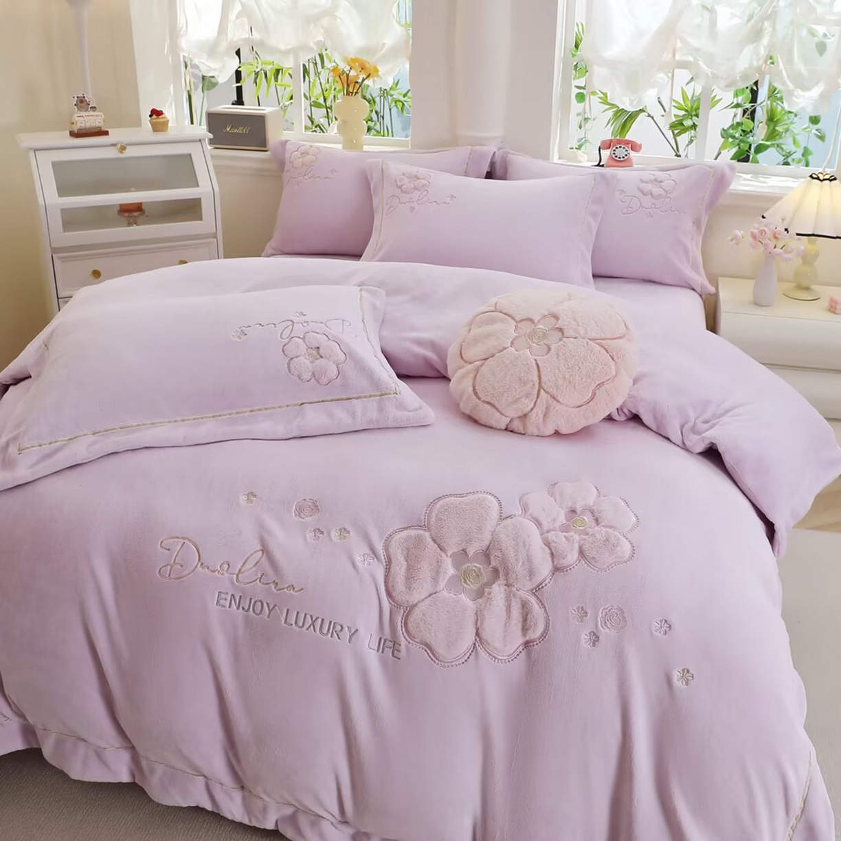 91家纺网 家纺一手货源 找家纺 棉生活家纺 2025新款高奢工艺260克A类牛奶绒兔毛贴布绣四件套-秀妍 秀妍-浪漫紫