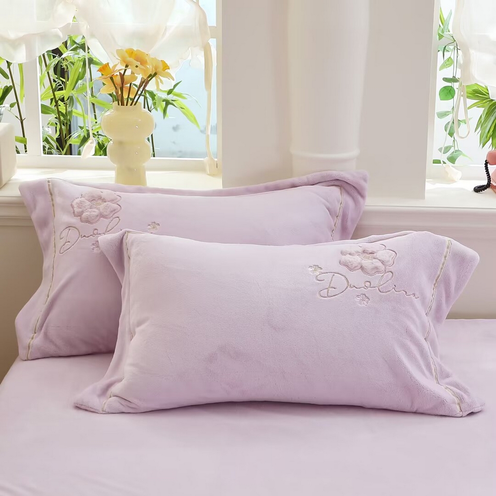 91家纺网 家纺一手货源 找家纺 棉生活家纺 2025新款高奢工艺260克A类牛奶绒兔毛贴布绣四件套-秀妍 秀妍-浪漫紫