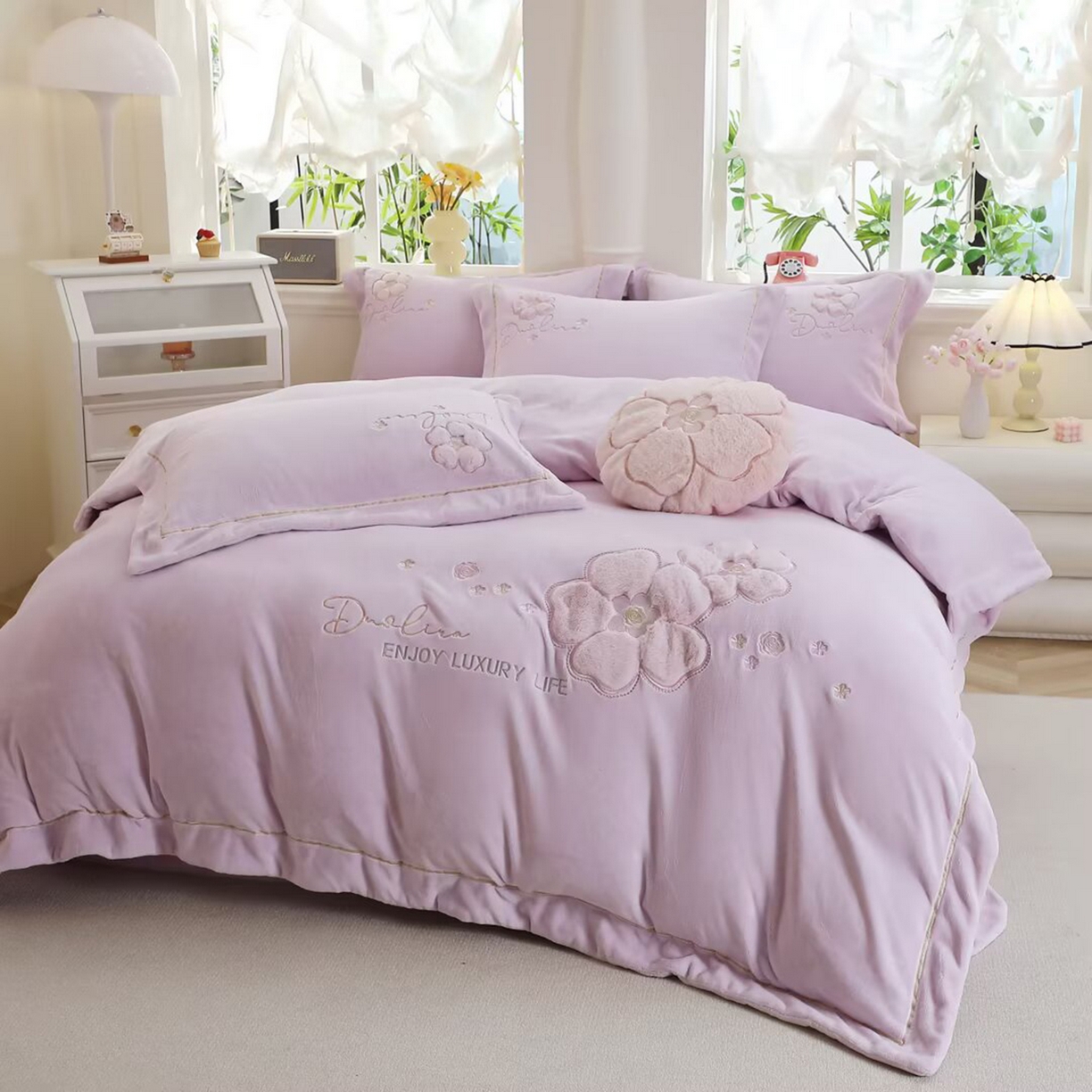91家纺网 家纺一手货源 找家纺 棉生活家纺 2025新款高奢工艺260克A类牛奶绒兔毛贴布绣四件套-秀妍 秀妍-浪漫紫