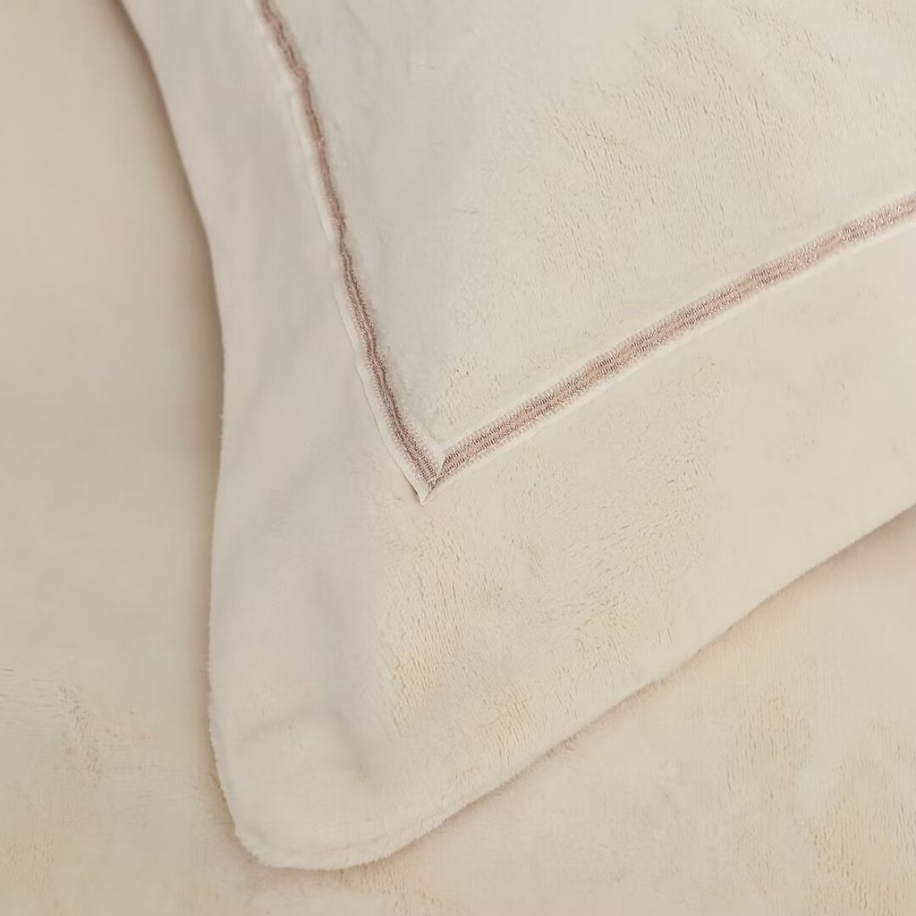 91家纺网 家纺一手货源 找家纺 棉生活家纺 2025新款高奢工艺260克A类牛奶绒兔毛贴布绣四件套-秀妍 秀妍-牛奶咖