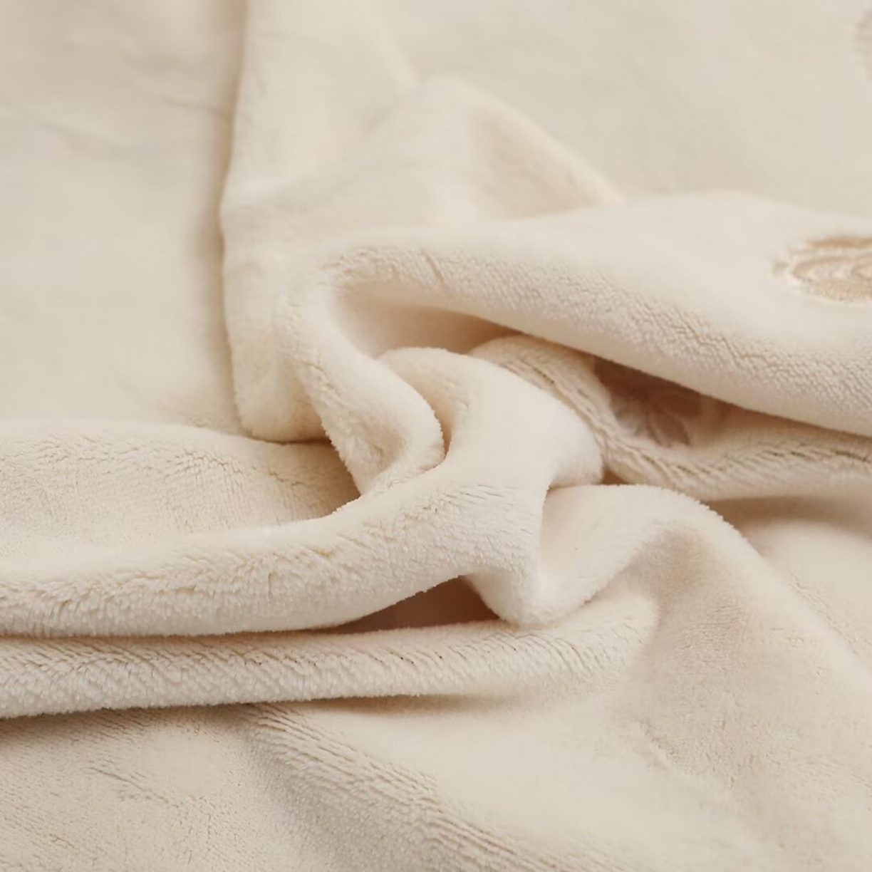 91家纺网 家纺一手货源 找家纺 棉生活家纺 2025新款高奢工艺260克A类牛奶绒兔毛贴布绣四件套-秀妍 秀妍-牛奶咖