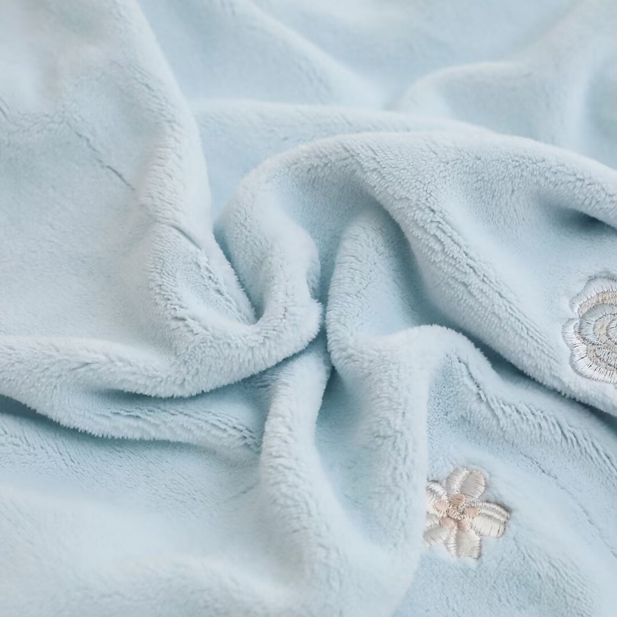 91家纺网 家纺一手货源 找家纺 棉生活家纺 2025新款高奢工艺260克A类牛奶绒兔毛贴布绣四件套-秀妍 秀妍-天空兰