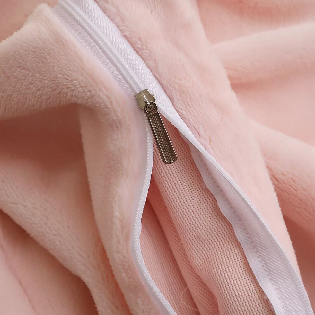 91家纺网 家纺一手货源 找家纺 棉生活家纺 2025新款高奢工艺260克A类牛奶绒兔毛贴布绣四件套-秀妍 秀妍-樱花粉