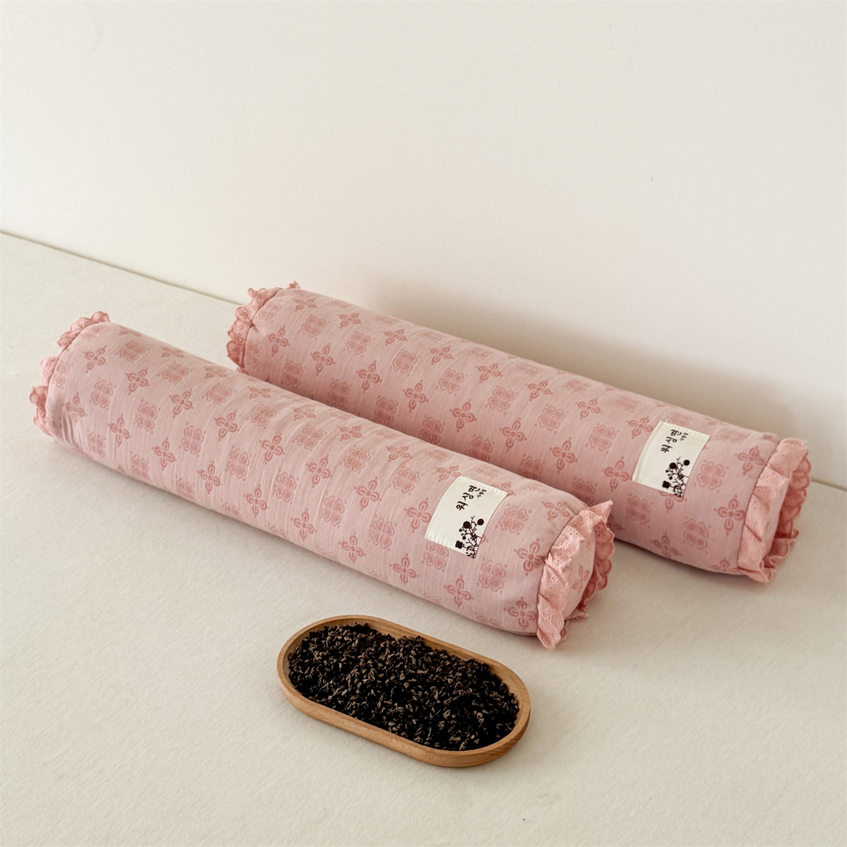 91家纺网 家纺一手货源 找家纺 （总）麦肯锡 2025新款双层纱圆柱荞麦枕 枕头枕芯