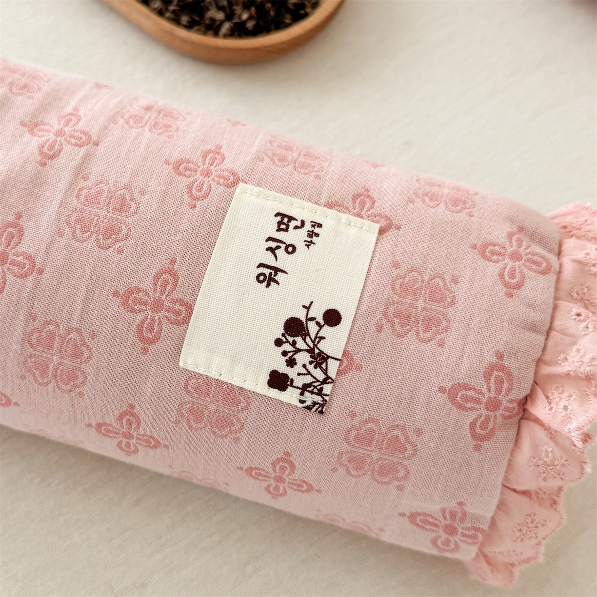 91家纺网 家纺一手货源 找家纺 （总）麦肯锡 2025新款双层纱圆柱荞麦枕 枕头枕芯