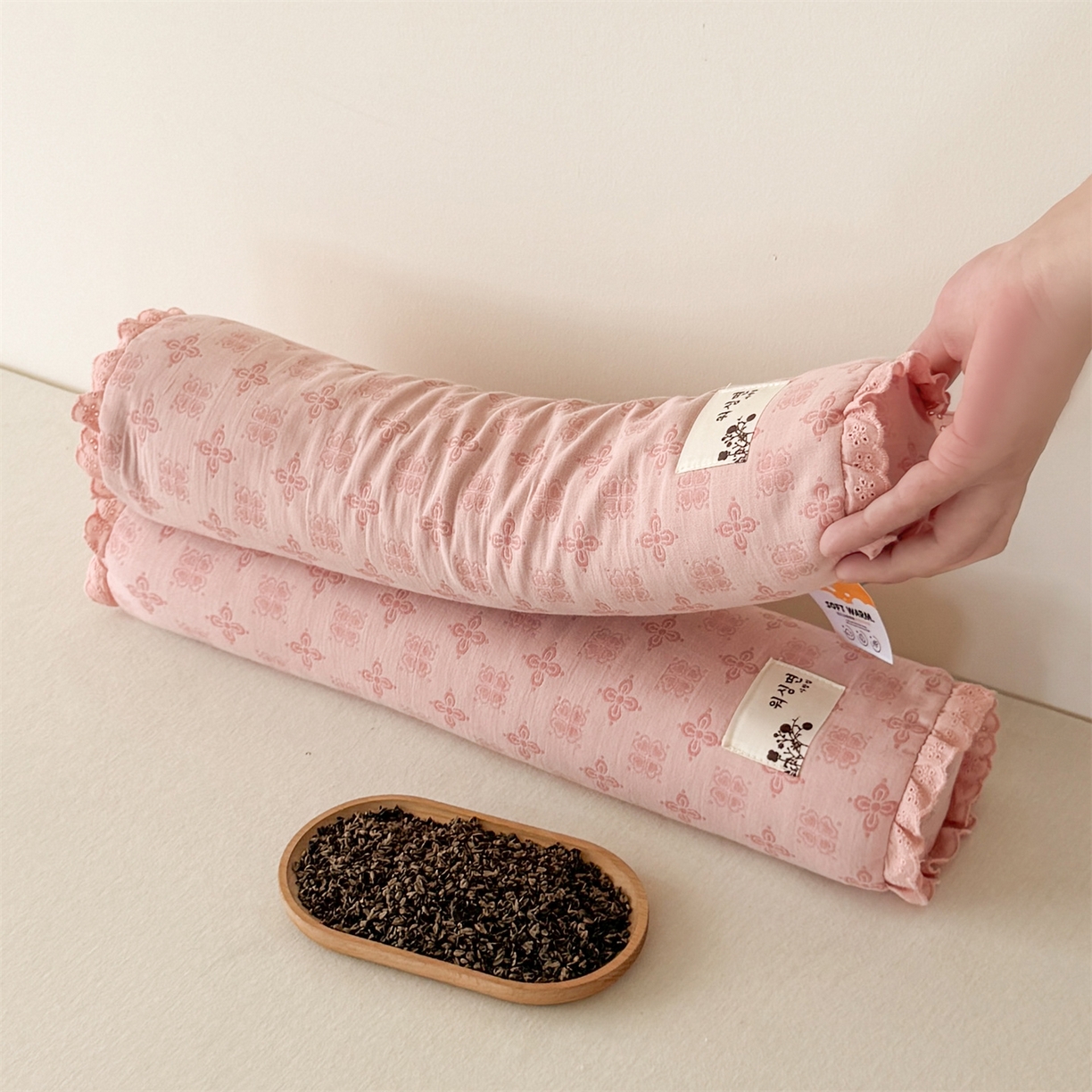 91家纺网 家纺一手货源 找家纺 麦肯锡 2025新款双层纱圆柱荞麦枕 枕头枕芯 粉色/只