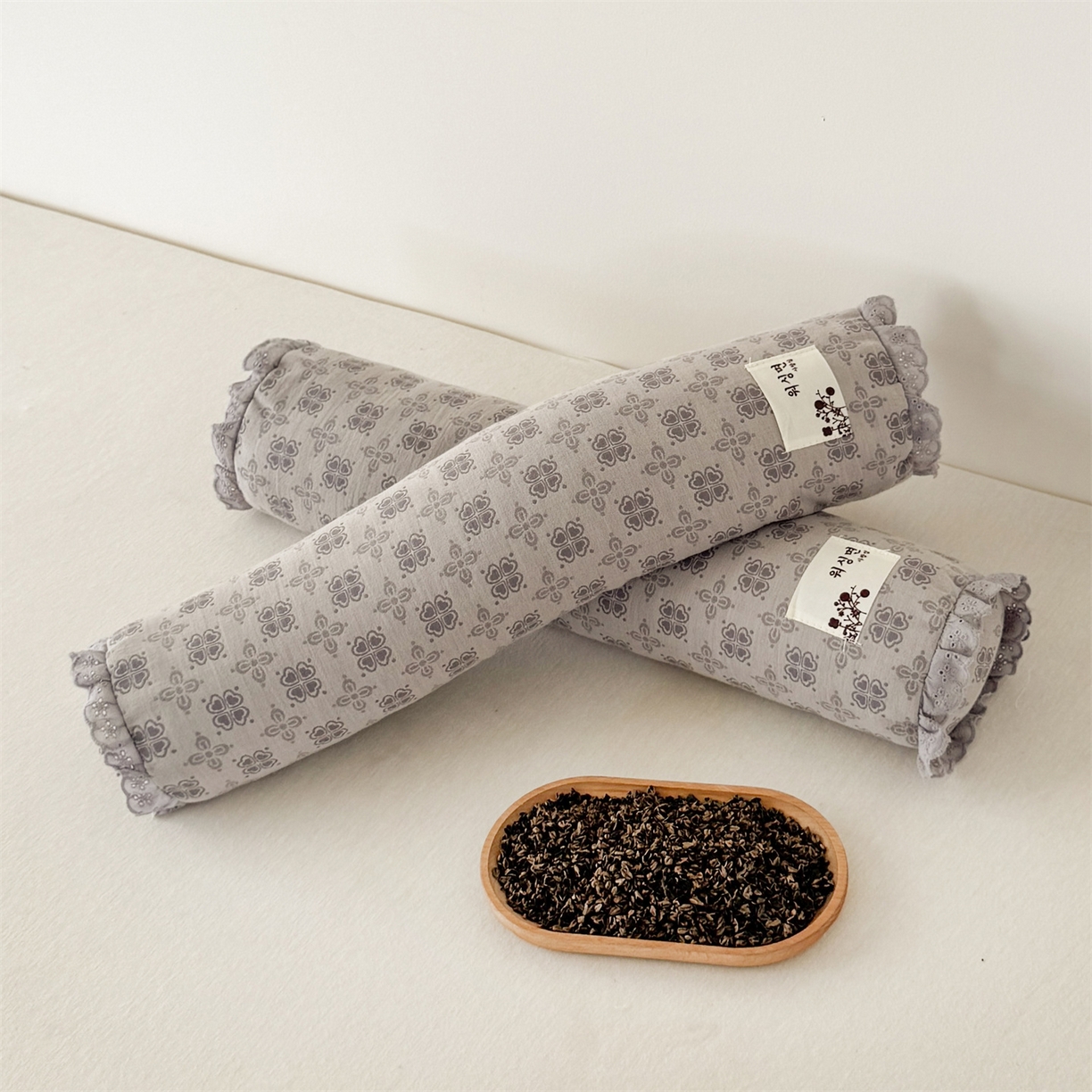 91家纺网 家纺一手货源 找家纺 麦肯锡 2025新款双层纱圆柱荞麦枕 枕头枕芯 灰色/只