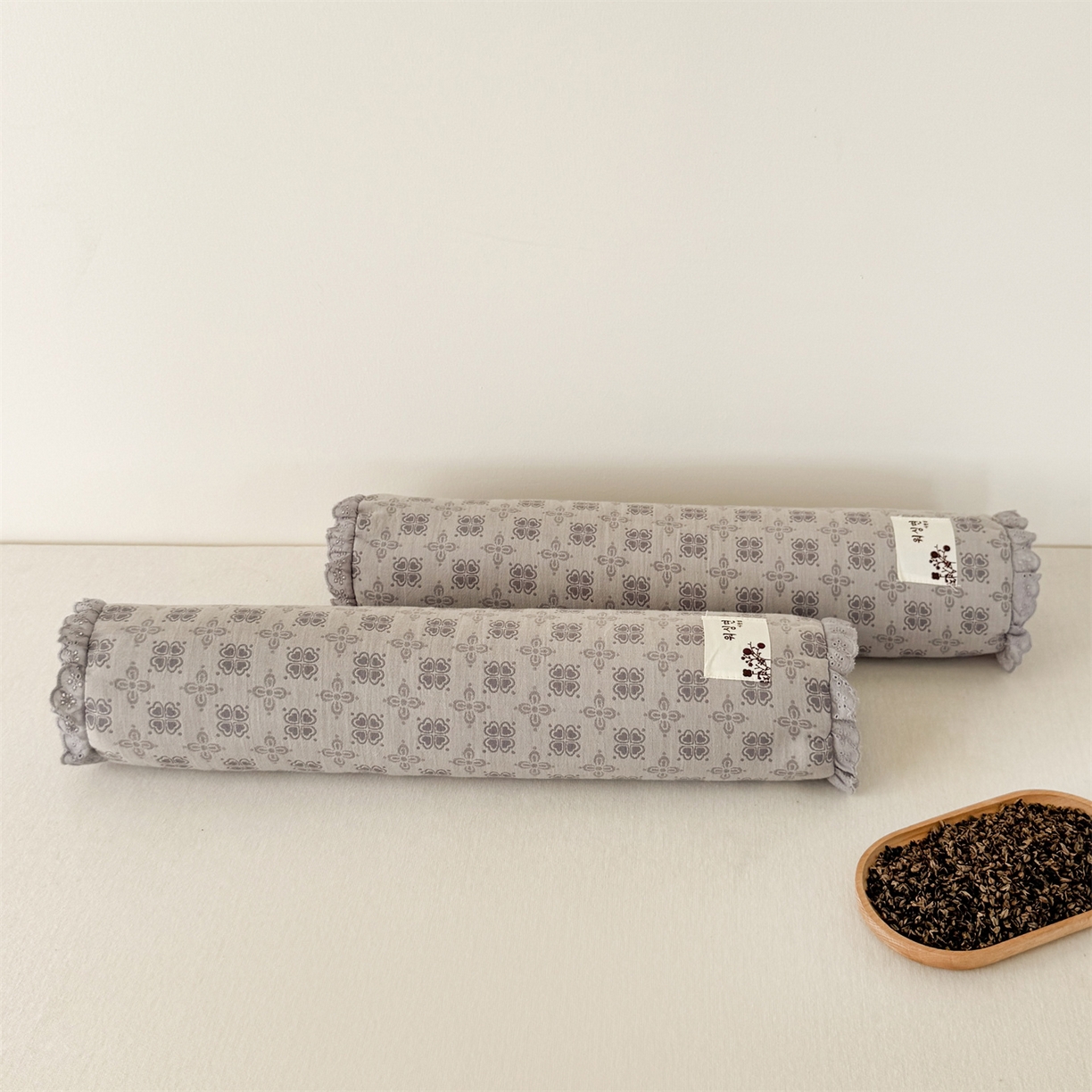 91家纺网 家纺一手货源 找家纺 麦肯锡 2025新款双层纱圆柱荞麦枕 枕头枕芯 灰色/只