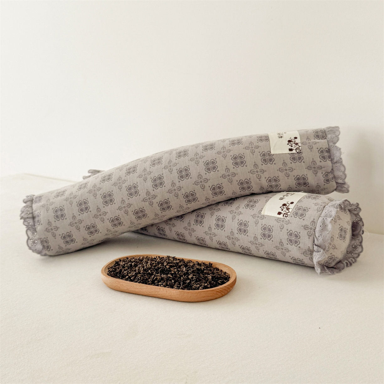 91家纺网 家纺一手货源 找家纺 麦肯锡 2025新款双层纱圆柱荞麦枕 枕头枕芯 灰色/对