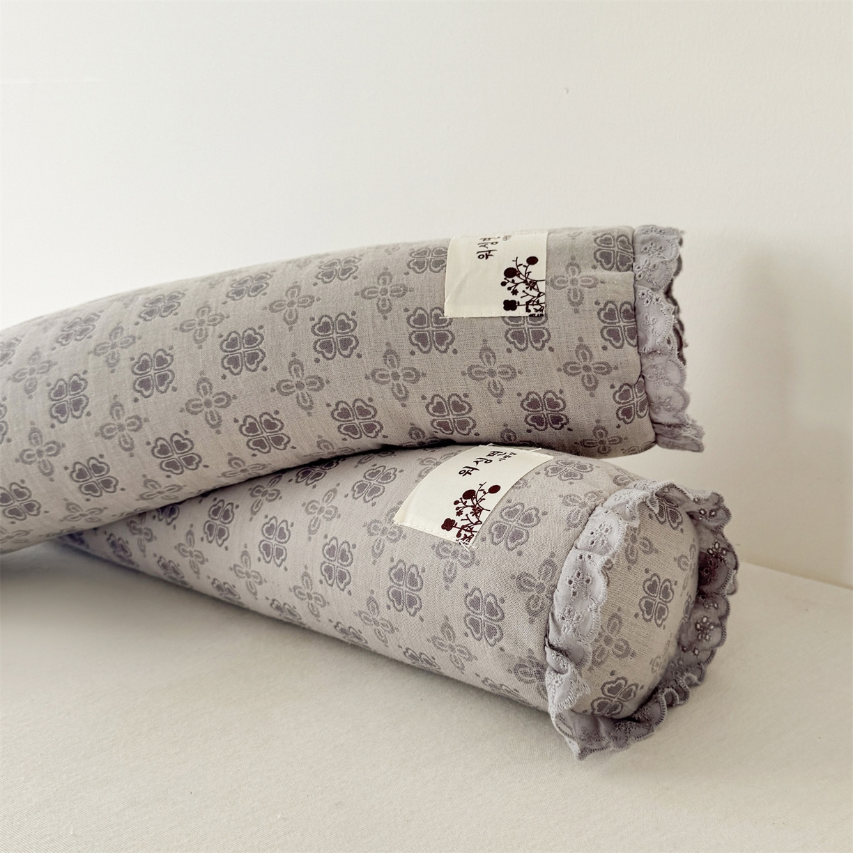 91家纺网 家纺一手货源 找家纺 麦肯锡 2025新款双层纱圆柱荞麦枕 枕头枕芯 灰色/对