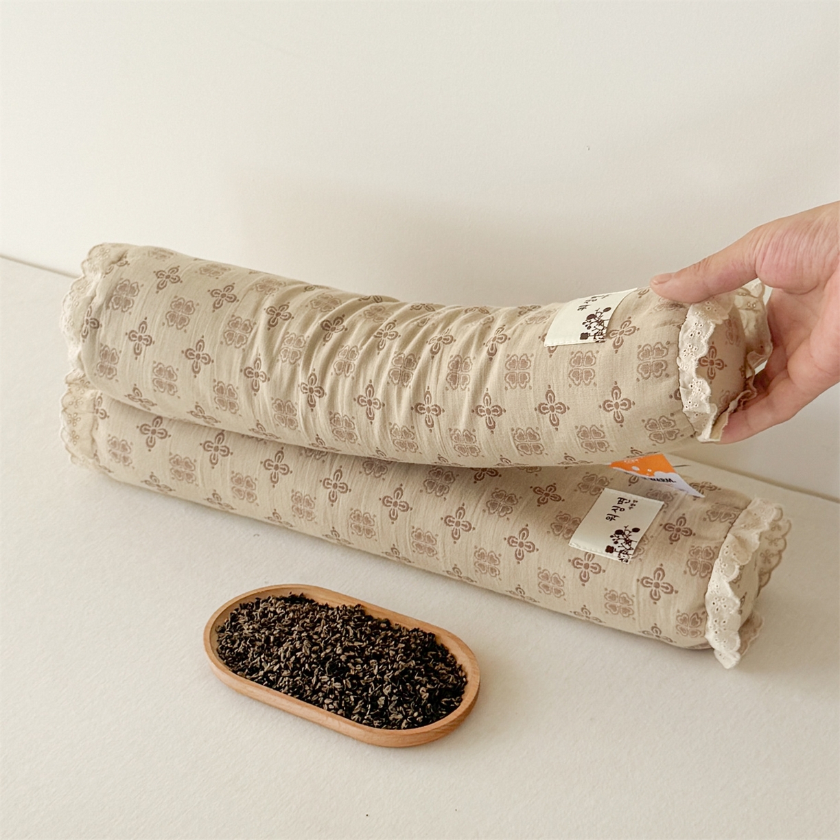 91家纺网 家纺一手货源 找家纺 麦肯锡 2025新款双层纱圆柱荞麦枕 枕头枕芯 棕色/对