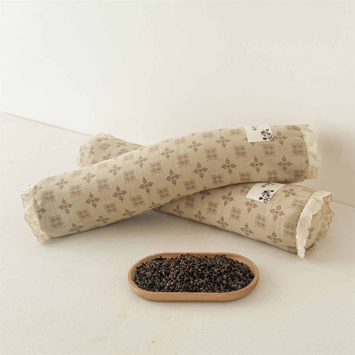 91家纺网 家纺一手货源 找家纺 麦肯锡 2025新款双层纱圆柱荞麦枕 枕头枕芯 棕色/对