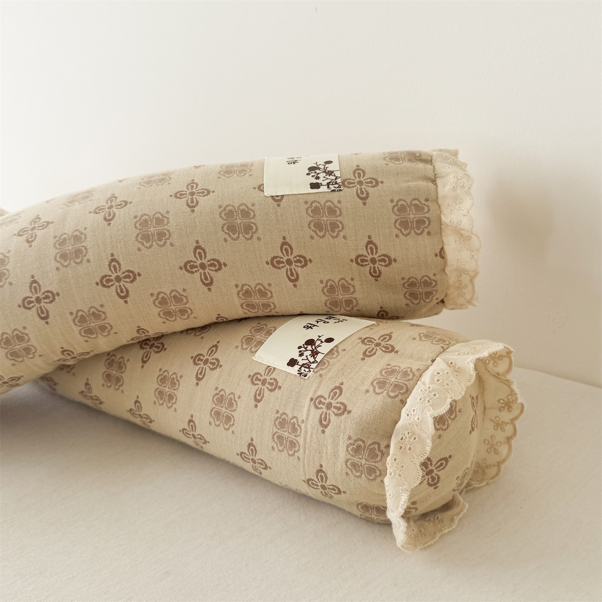 91家纺网 家纺一手货源 找家纺 麦肯锡 2025新款双层纱圆柱荞麦枕 枕头枕芯 棕色/对