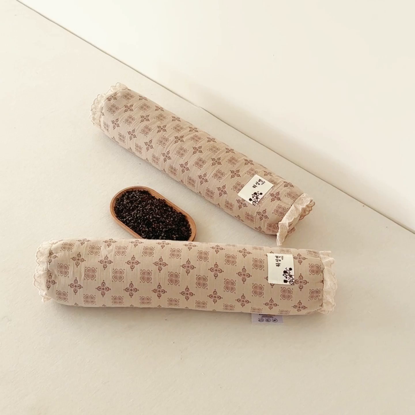 91家纺网 家纺一手货源 找家纺 麦肯锡 2025新款双层纱圆柱荞麦枕 枕头枕芯 棕色/对